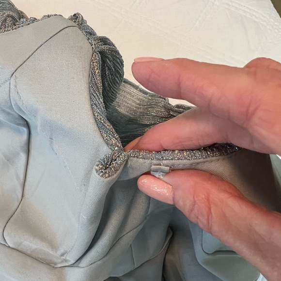 Mac Duggal Evening Gown - Picture 7 of 9